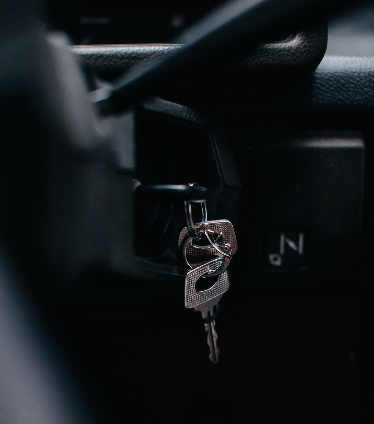car-keys-in-ignition